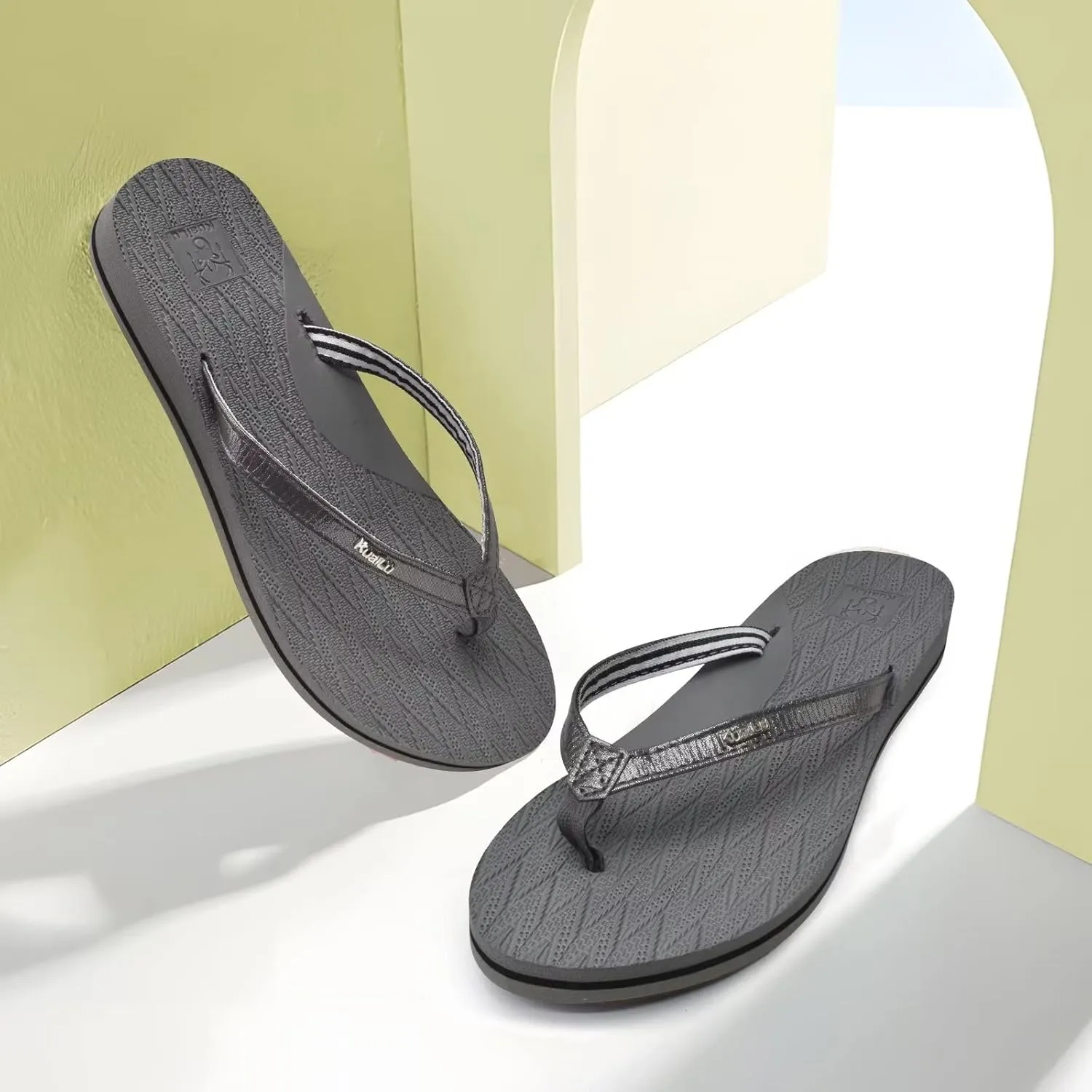 KuaiLu Womens Fashion Flip Flops Ladies Lightweight Summer Beach Yoga Mat Thong Sandals with Comfortable Arch Support