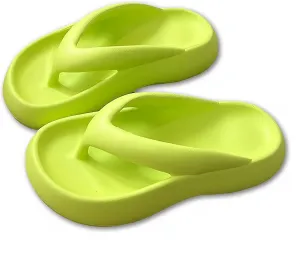 Non-Slip Cloud Flip Flops for Men Women Thick and Lightweight Bottom Beach Slides Pillow Soft Slides Sandals Cushion Beach Flip Flops EVA Comfy Bath Spa Walking Sandals