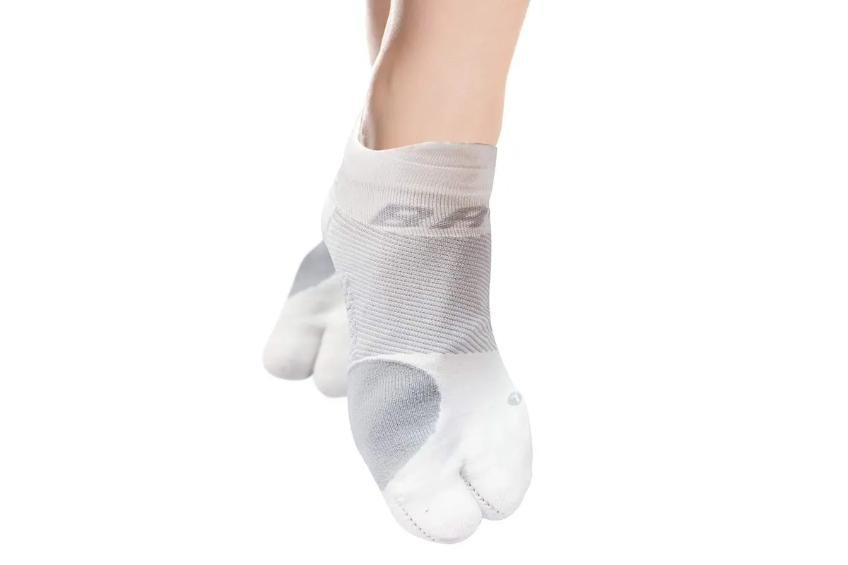 OrthoSleeve Bunion Relief Socks, Patented Split-Toe Design with a Cushioned Bunion Pad Separates Toes, Relieves Bunion Pain and Reduces Toe Friction