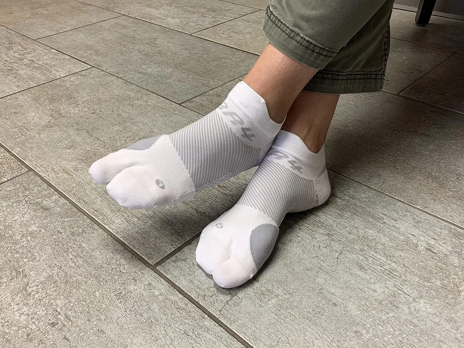 OrthoSleeve Bunion Relief Socks, Patented Split-Toe Design with a Cushioned Bunion Pad Separates Toes, Relieves Bunion Pain and Reduces Toe Friction