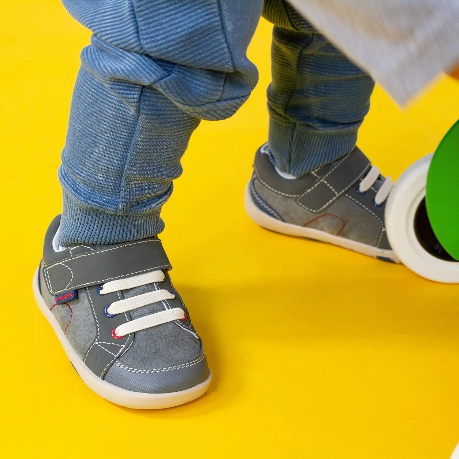 pediped Unisex-Child Flex Dani School Uniform Shoe