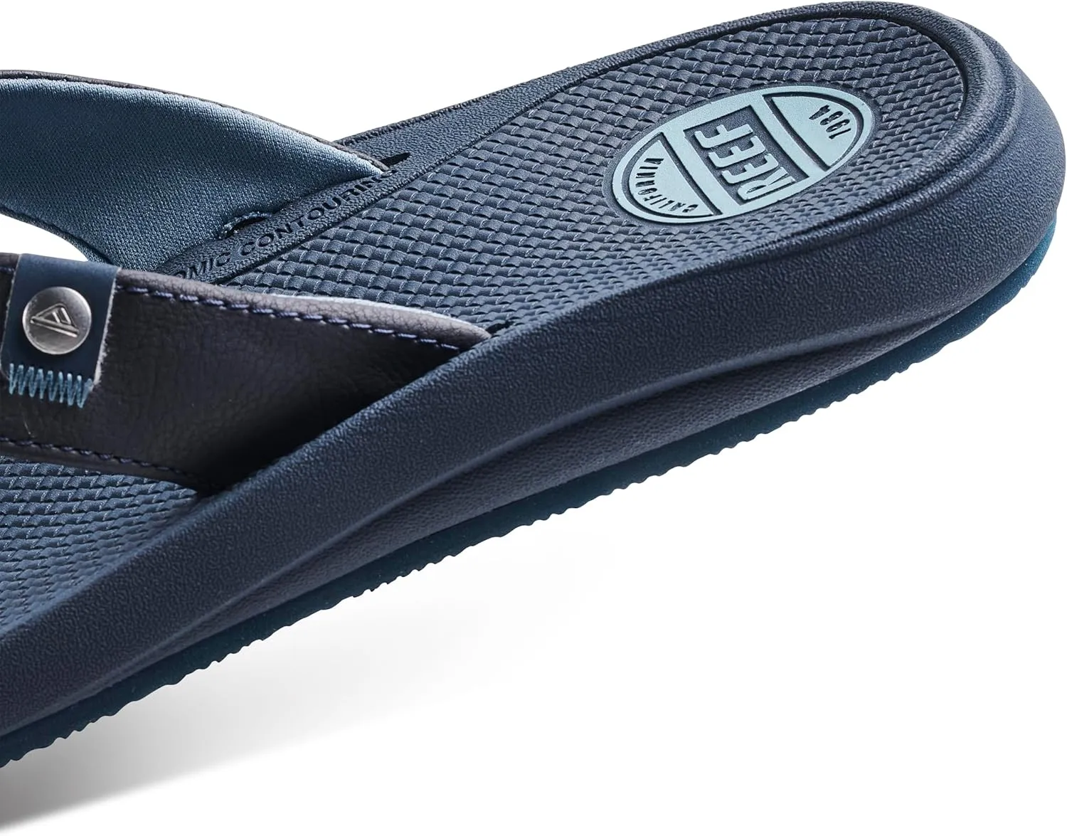 REEF Phantom Nias Men's Beach Flip Flop, Lightweight & Soft and Supportive Molded Footbed