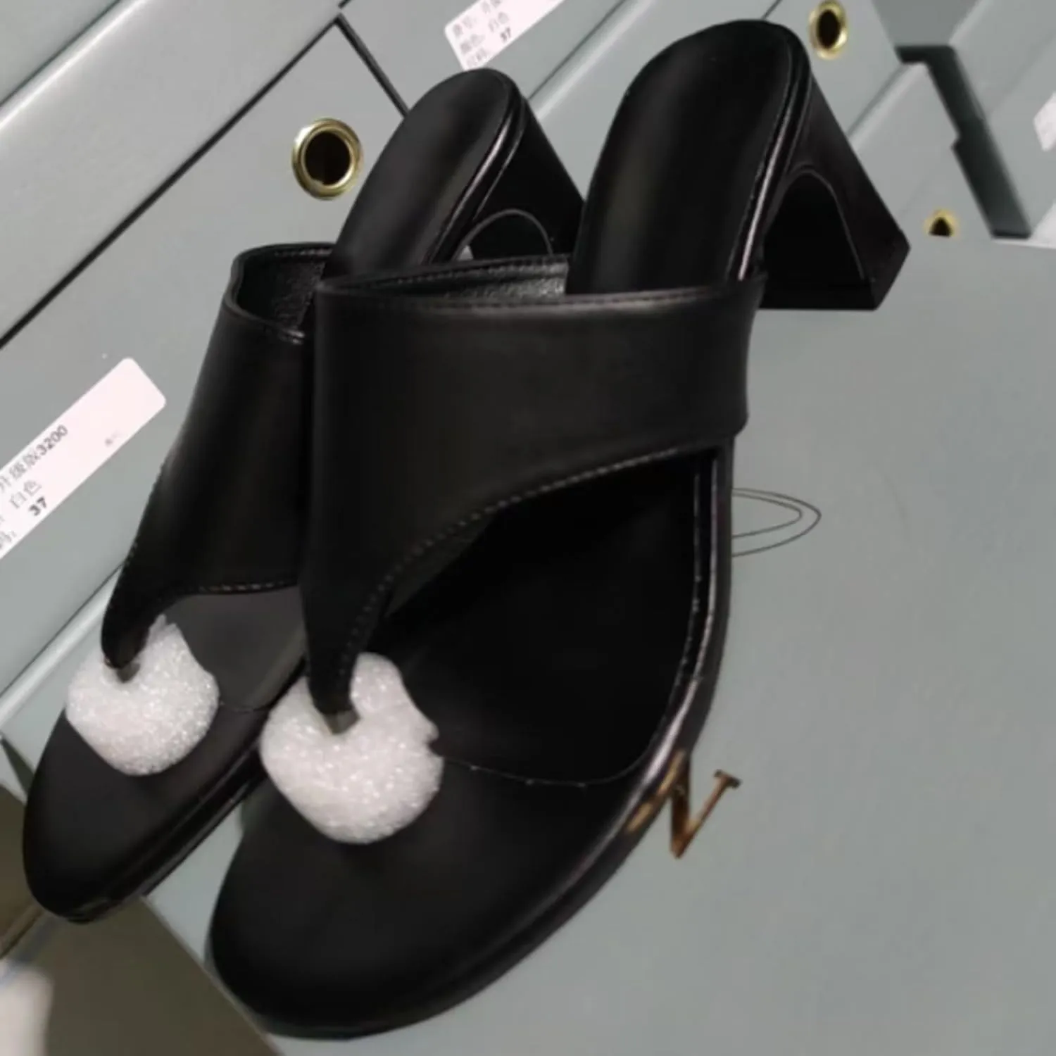 Womens Chunky Heel Thong Sandals Elegant Mid Heels Flip Flops Ladies Suede Clip Toe Sandal Summer Shoes 2025 New
