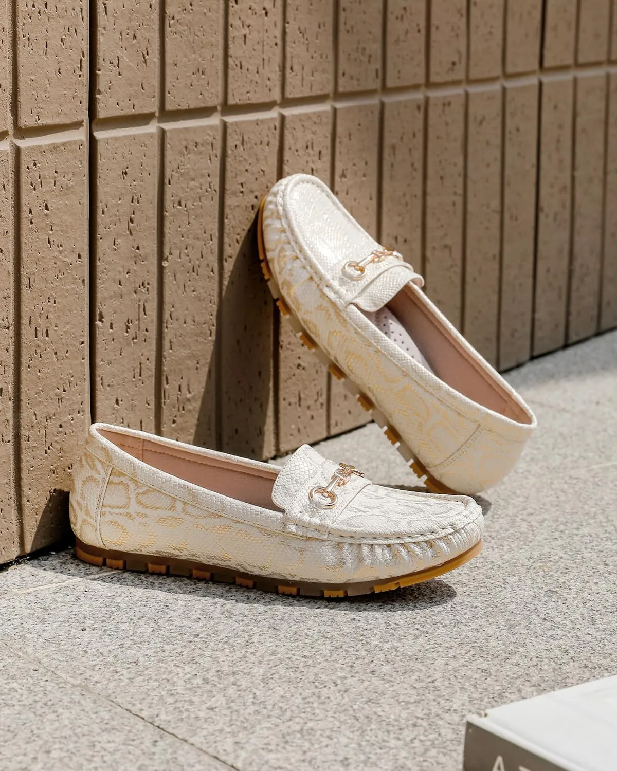 Women's Loafers Casual Slip on Flat Shoes Womens Penny Loafers Moccasions Comfort Dressy Work Shoes