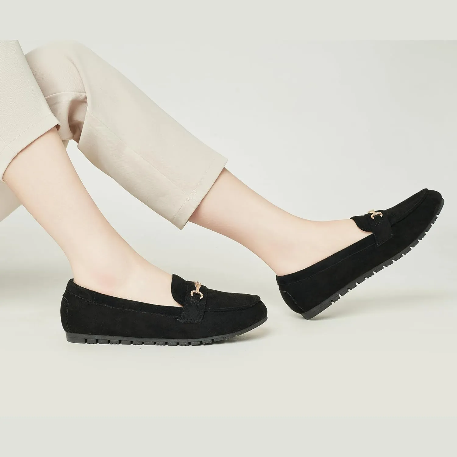 Women's Wide Loafers Casual Slip on Flat Shoes Women's Comfort Penny Loafers with Arch Support Women Dressy Moccasins